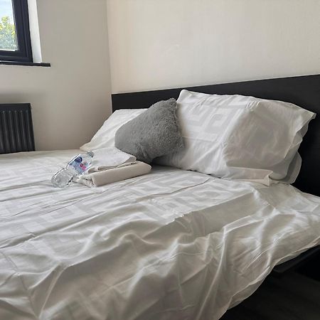 Spacious Double Near Train Station Birmingham Exteriör bild